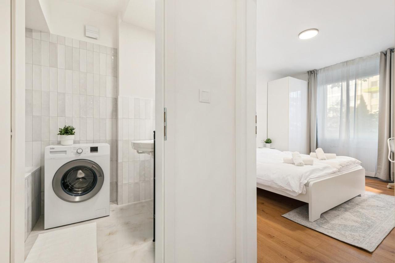 Bratislava Touch 2 Bedroom Apt Exterior photo