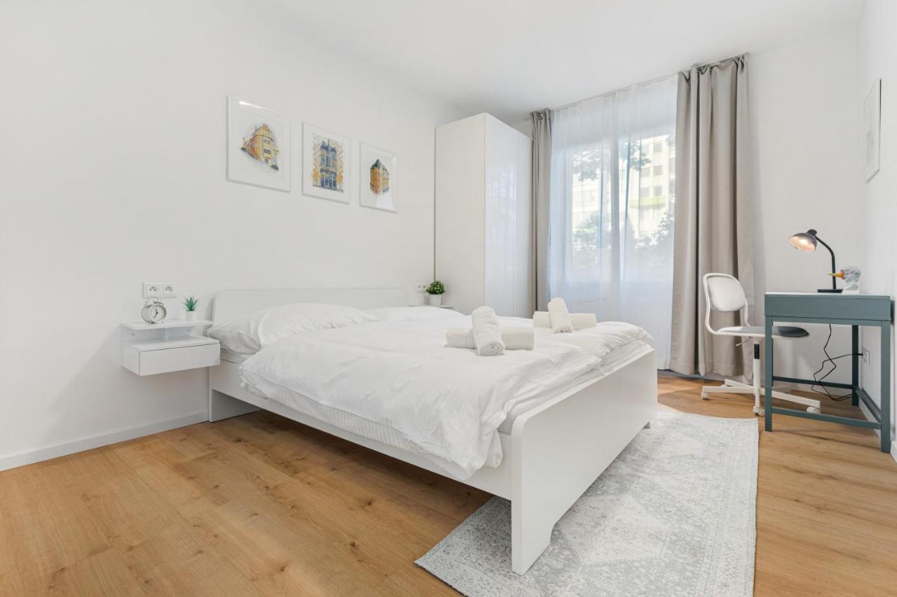 Bratislava Touch 2 Bedroom Apt Exterior photo