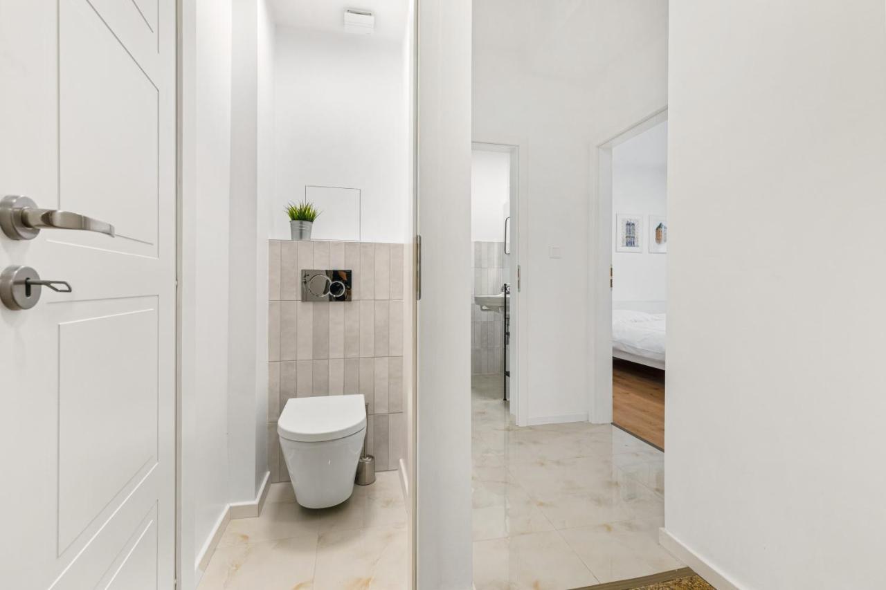 Bratislava Touch 2 Bedroom Apt Exterior photo